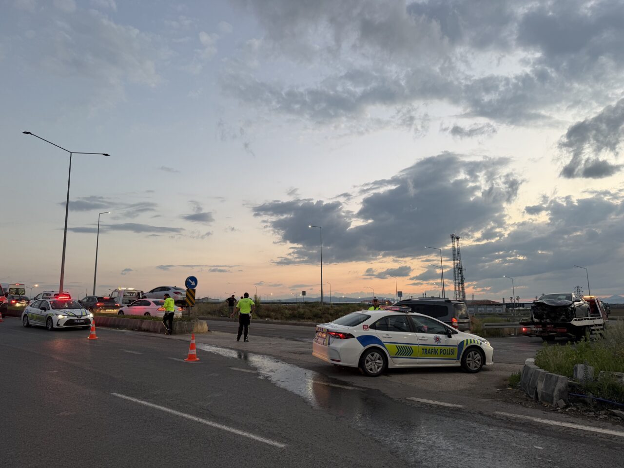 ERZURUM (AA) – Erzurum'da 3 aracın karıştığı zincirleme trafik kazasında
