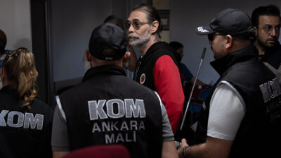 - Gözaltına alınan Belediye Başkanı Beşikçioğlu, hastanede sağlık kontrolünden geçirildi