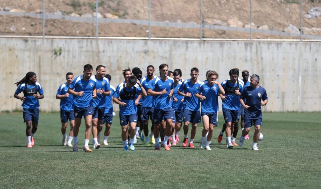 - Teknik direktör Özhan Pulat:
"Bu hafta transfer sayımızın 8-9'u bulmasını