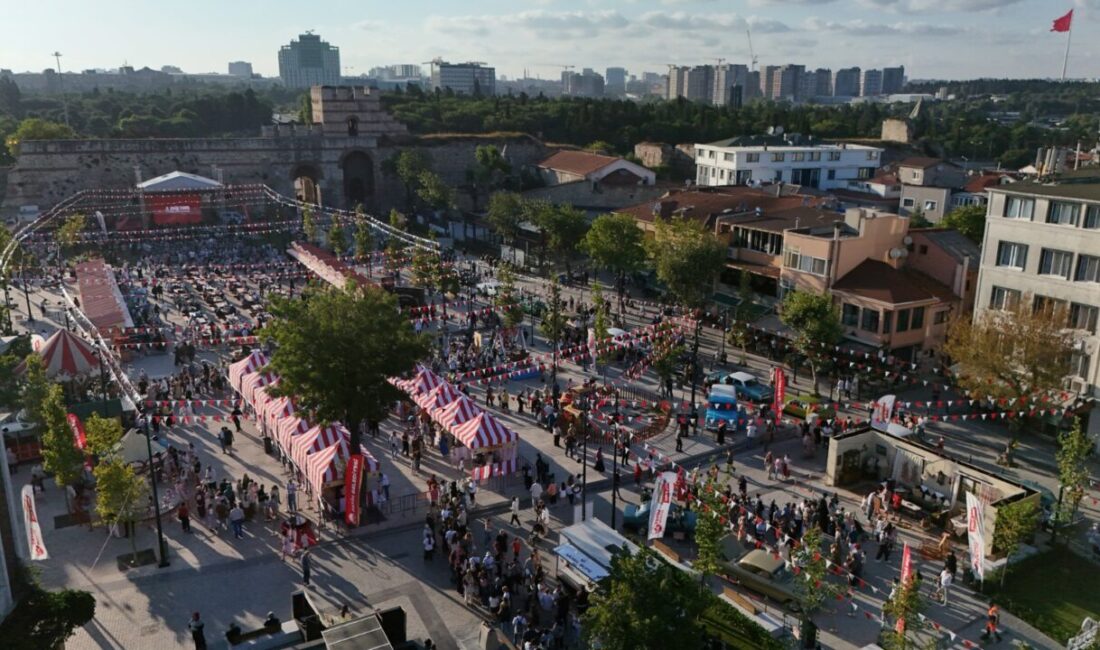 İSTANBUL (AA) – Fatih Belediyesi tarafından Topkapı Kaleiçi Meydanı'nda düzenlenen