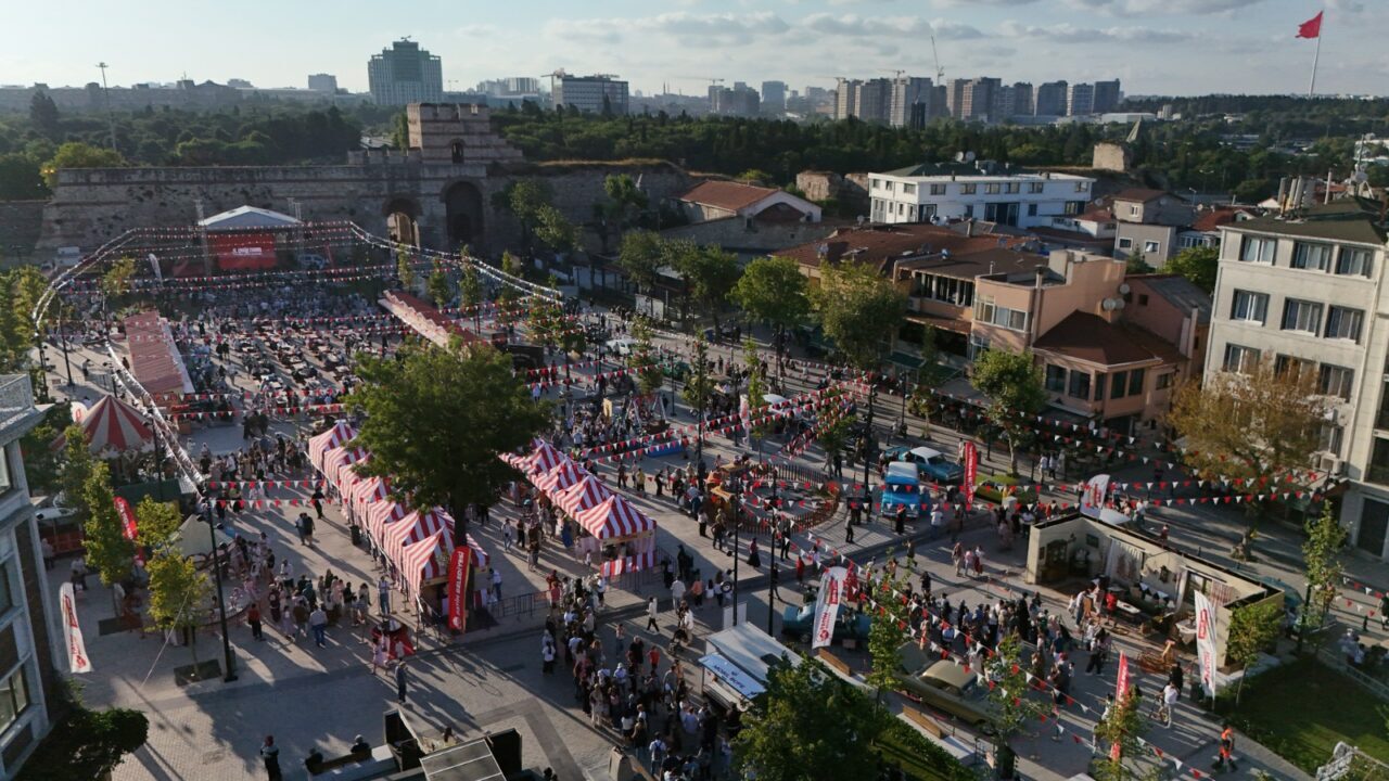 İSTANBUL (AA) – Fatih Belediyesi tarafından Topkapı Kaleiçi Meydanı'nda düzenlenen