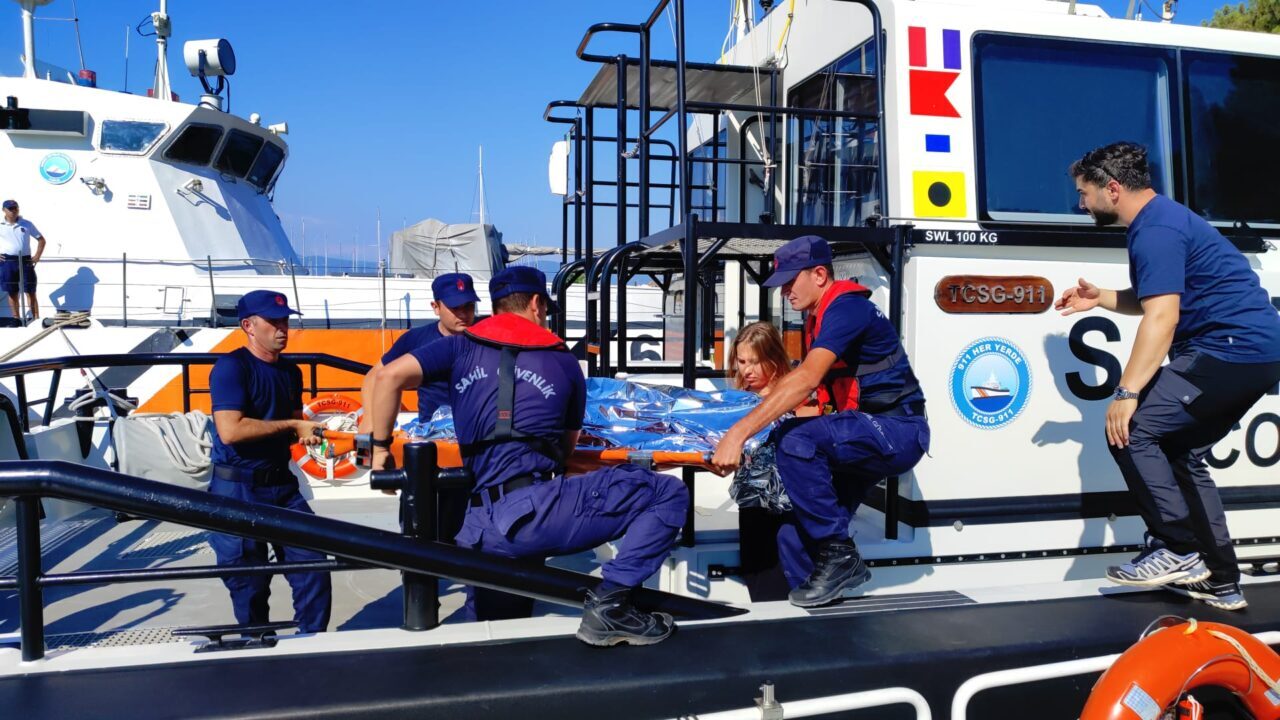 MUĞLA (AA) – Muğla'nın Fethiye ilçesi açıklarında teknelerde rahatsızlanan 2