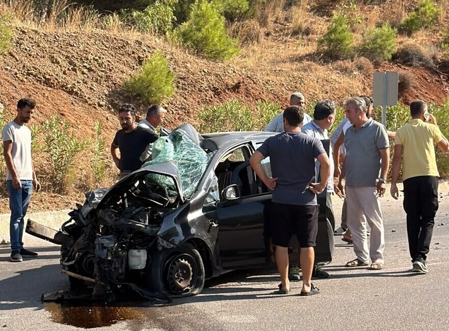 MUĞLA (AA) – Muğla'nın Fethiye ilçesinde kamyonetle çarpışan otomobilin sürücüsü