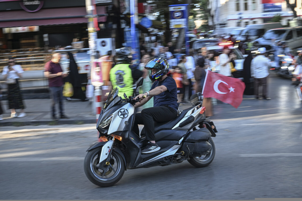 İSTANBUL (AA) – İstanbul'da motosiklet sürücüleri, 15 Temmuz Demokrasi ve