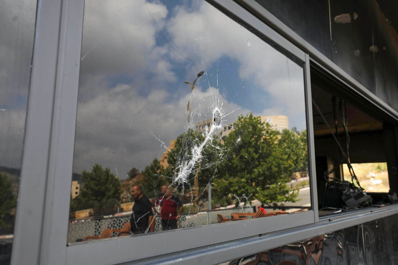 - Saldırıda üniversite öğrencilerine hizmet veren restoran tamamen yanarken, yaklaşık
