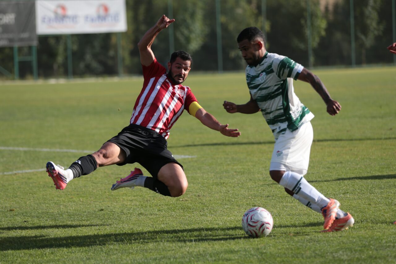 - Bursaspor 2 - Pendikspor: 2