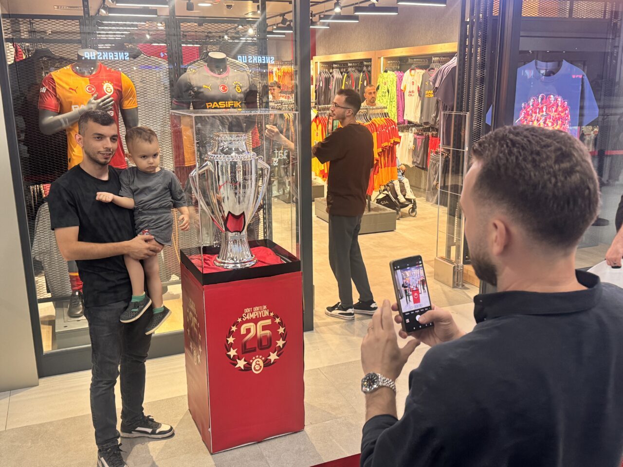 DÜZCE (AA) – Trendyol Süper Lig'de 2025-2026 sezonunu lider tamamlayan