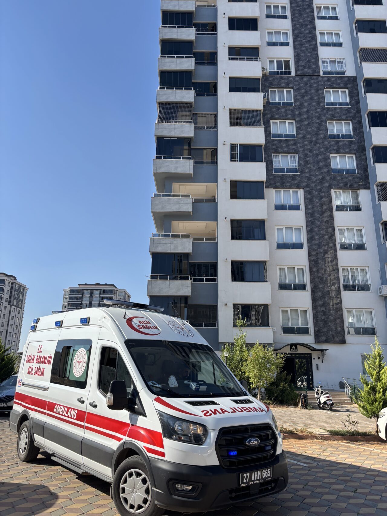 GAZİANTEP (AA) – Gaziantep'in Şahinbey ilçesinde arızalanan asansöre sıkışan yaşlı