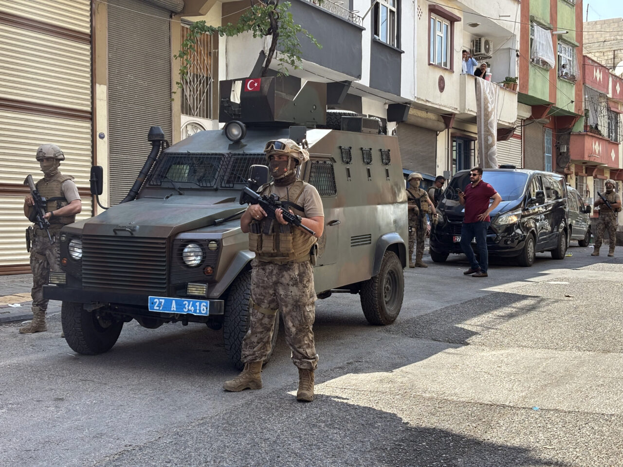 GAZİANTEP (AA) – Gaziantep'te araç ve iş yeri kurşunlama olayının
