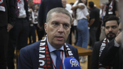 - Kırmızı-siyahlı kulübün başkanı Haydar Arda Çakmak:
"İrfan Can Eğribayat'ı hocamız