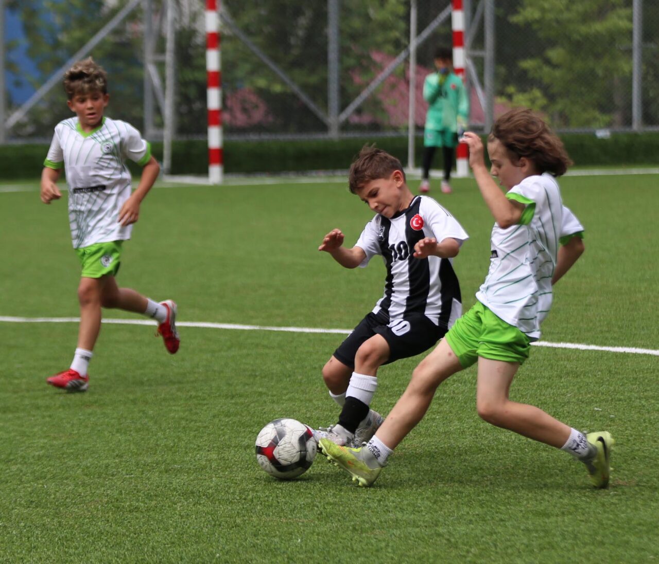 - "Çocuklarımızın spor yapmasını istiyoruz. Sporun birleştirici ve iyileştirici gücünü