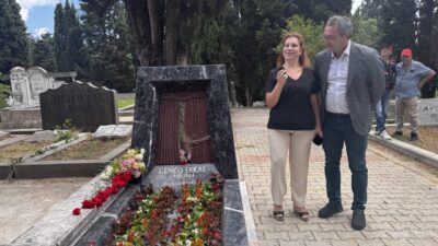 İSTANBUL (AA) – Türk tiyatrosunun usta oyuncularından Genco Erkal'ın vefatının
