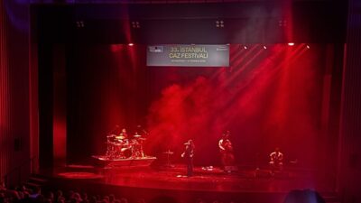 İSTANBUL (AA) – Grammy ödüllü Pakistan asıllı sanatçı Arooj Aftab,