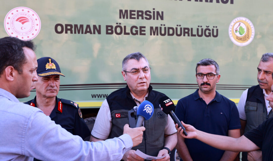 - Aydıncık ilçesindeki yangın nedeniyle 80 hane tedbiren tahliye edildi
-