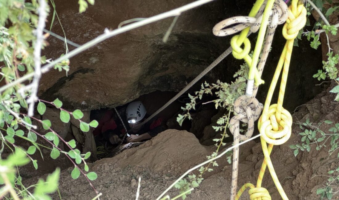 - Mağaranın içinin patlamaya hazır dinamitle dolu olması nedeniyle ekipler,