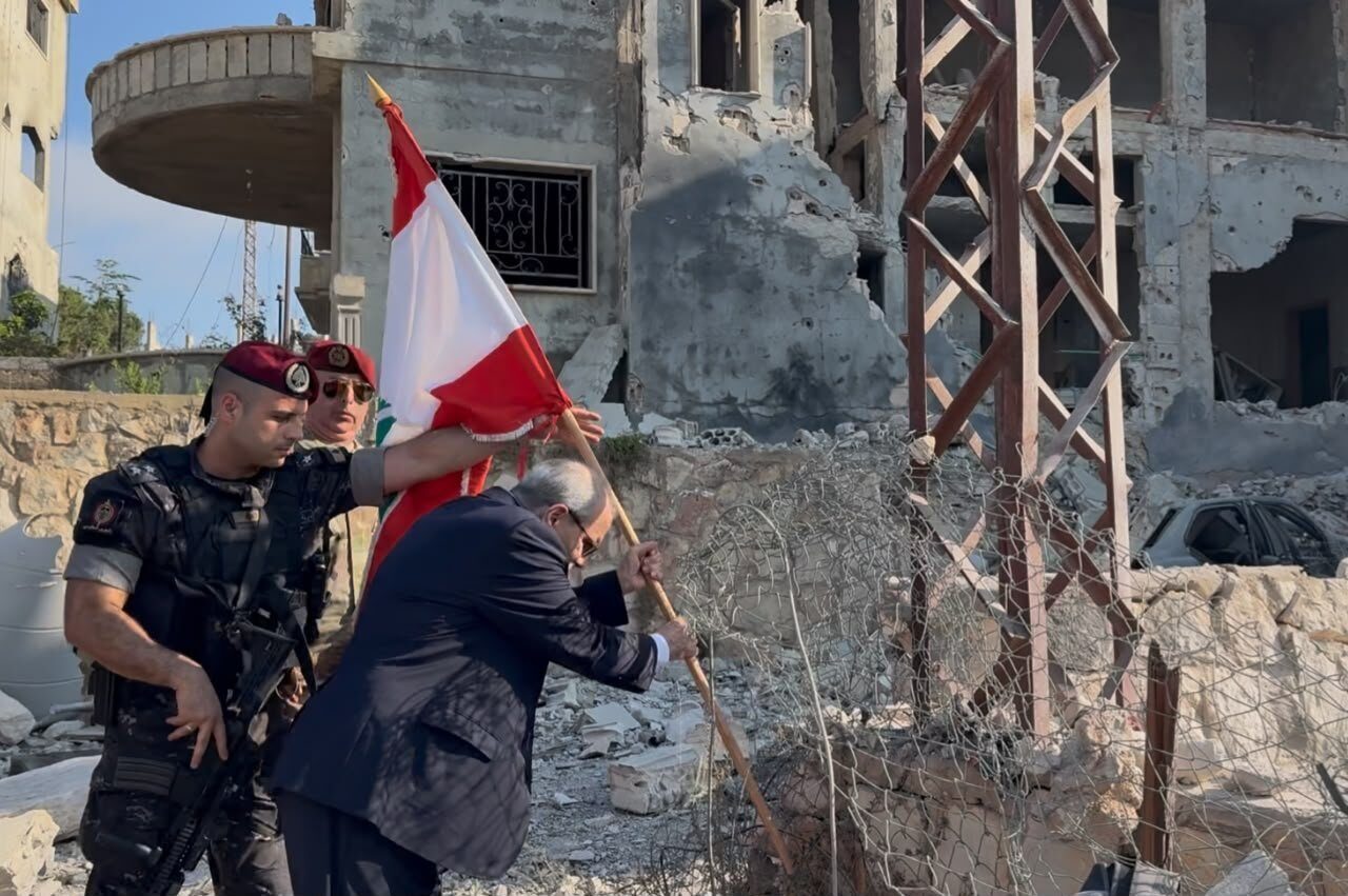 - Başbakan Nevvaf Selam, İsrail ordusunun çekilmesinin ardından Lübnan ordusunun