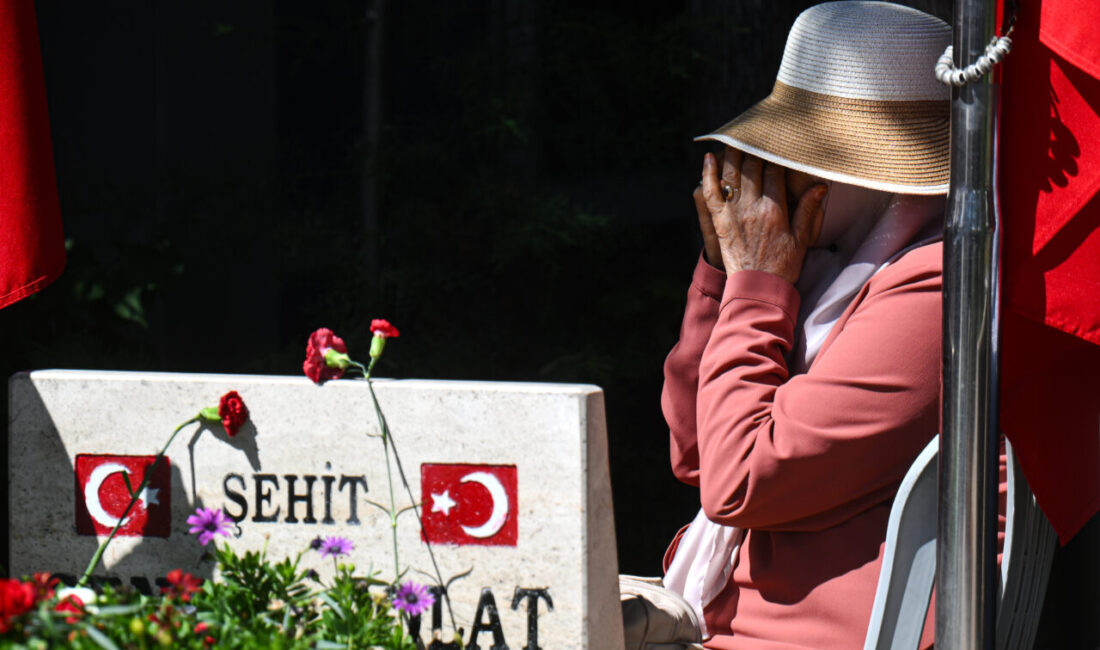 ANKARA (AA) – HAK-İŞ Genel Başkanı Mahmut Arslan ve beraberindeki