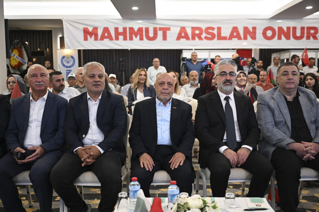 - "KİT'lerde çalışan arkadaşlarımızın kadroları analarının ak sütü gibi helaldir.