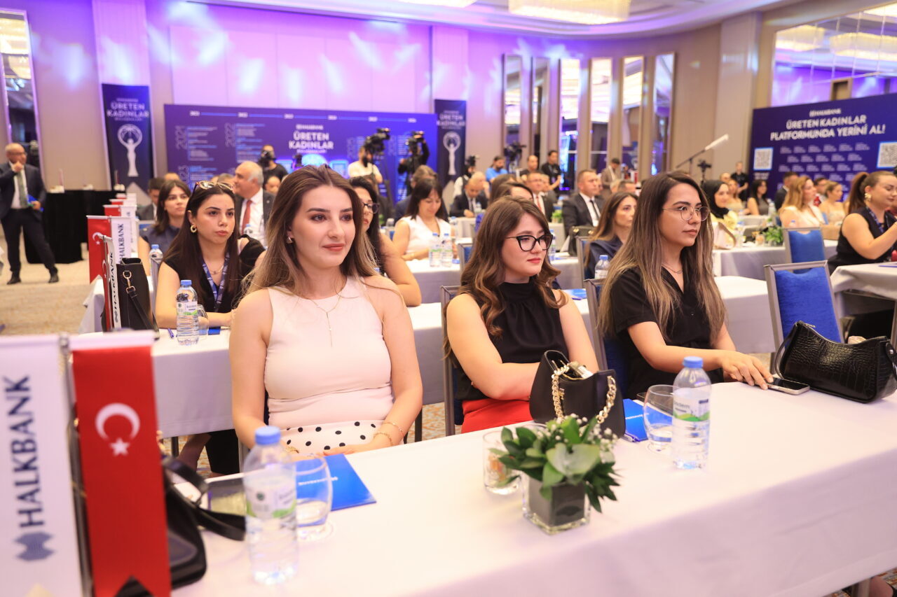 - Halkbank Genel Müdürü Recep Süleyman Özdil:
- "Kadınların üretimde, girişimcilikte