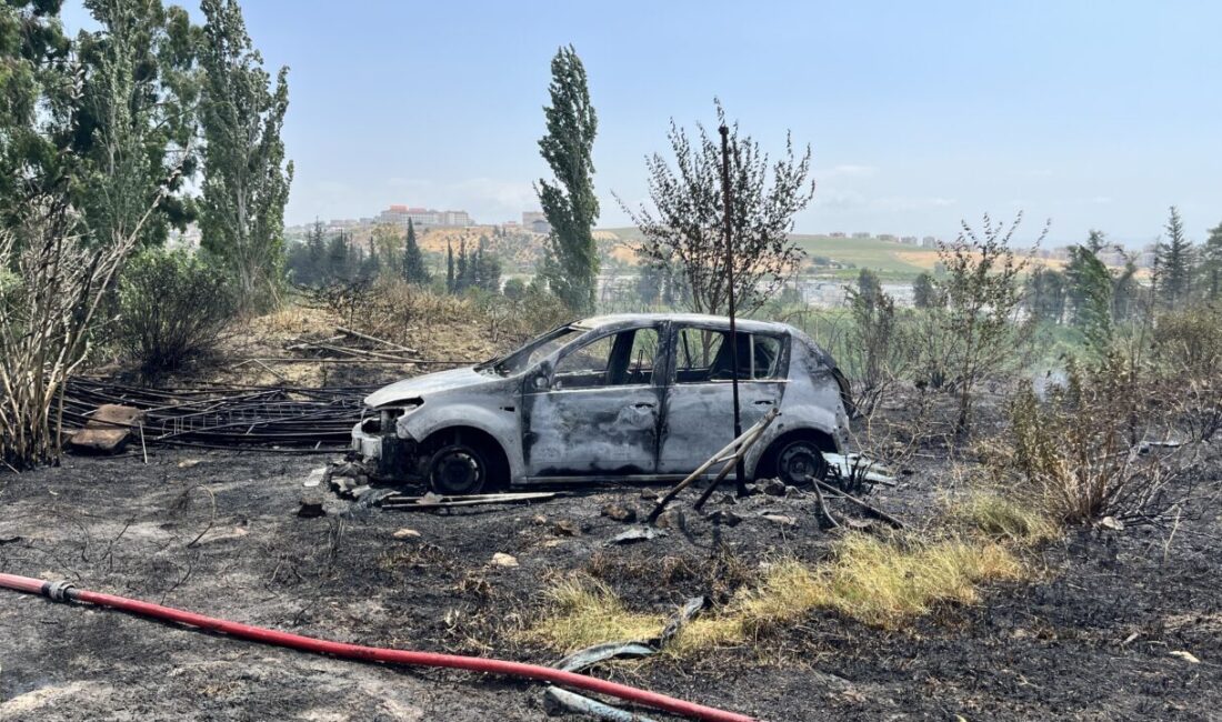 HATAY (AA) – Hatay'ın Kırıkhan ilçesinde bahçede çıkan yangın ekiplerin