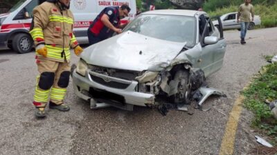 HATAY (AA) – Hatay'ın Belen ilçesinde pikap ile otomobilin çarpışması