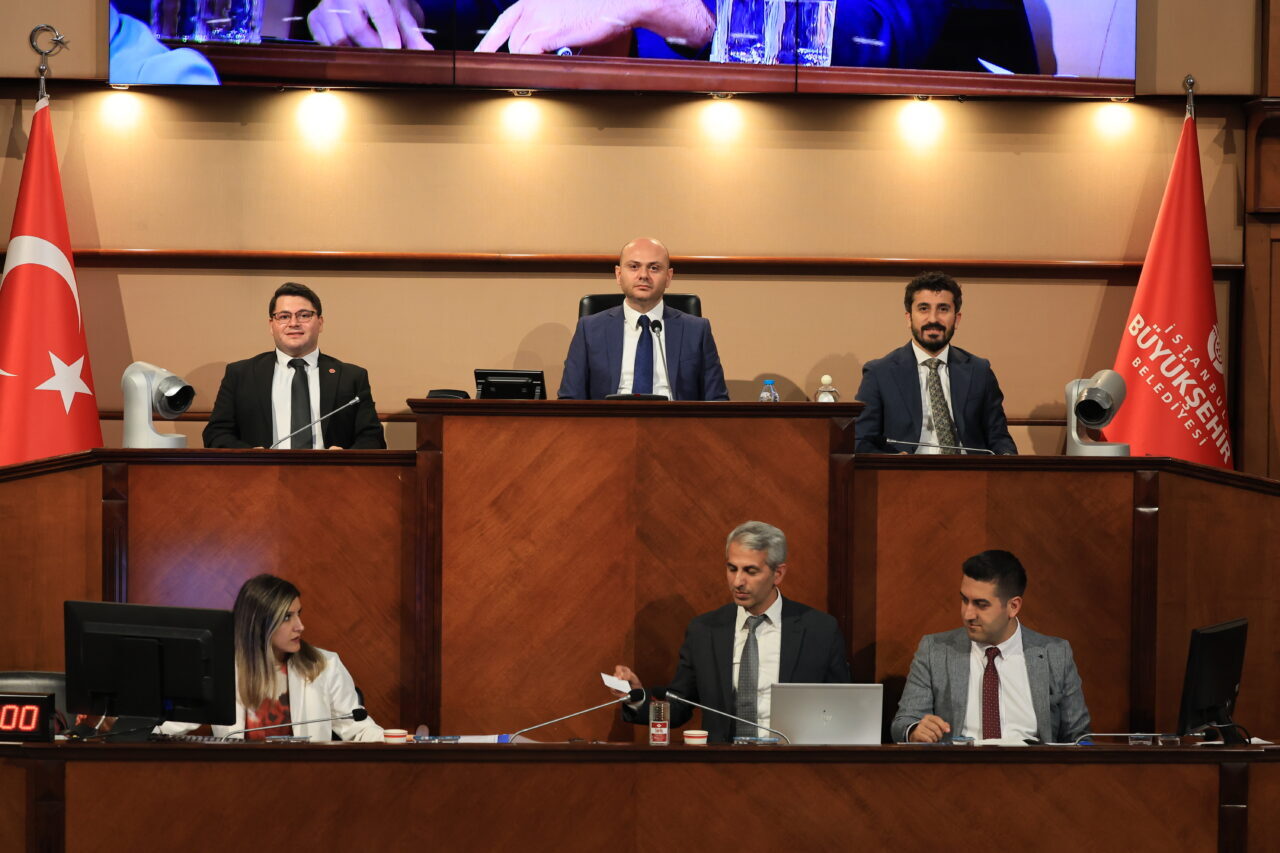 - Yediemin otoparklarına araç çekme ücreti yüzde 38,90 zamla 1800