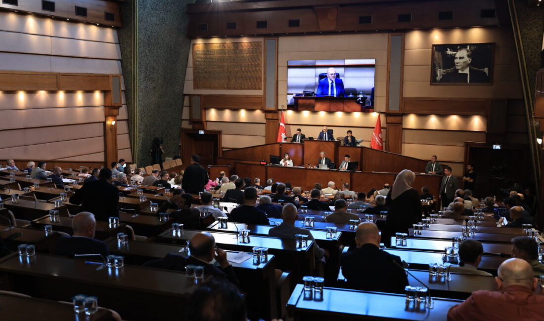 - Belediyenin işlettiği kreşlerin ücreti aylık 5 bin liradan 8