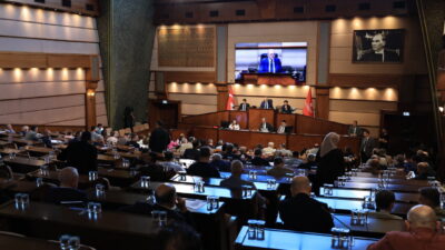 - Belediyenin işlettiği kreşlerin ücreti aylık 5 bin liradan 8