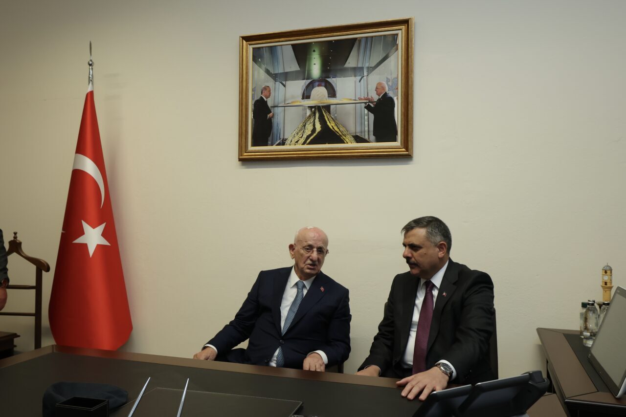 TBMM (AA) – İçişleri Bakanı Mustafa Çiftçi, eski TBMM Başkanı