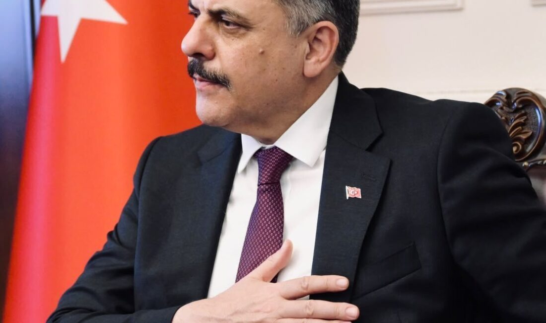- "Aziz şehitlerimizin kıymetli aileleri ve kahraman gazilerimiz, milletimizin onuru,