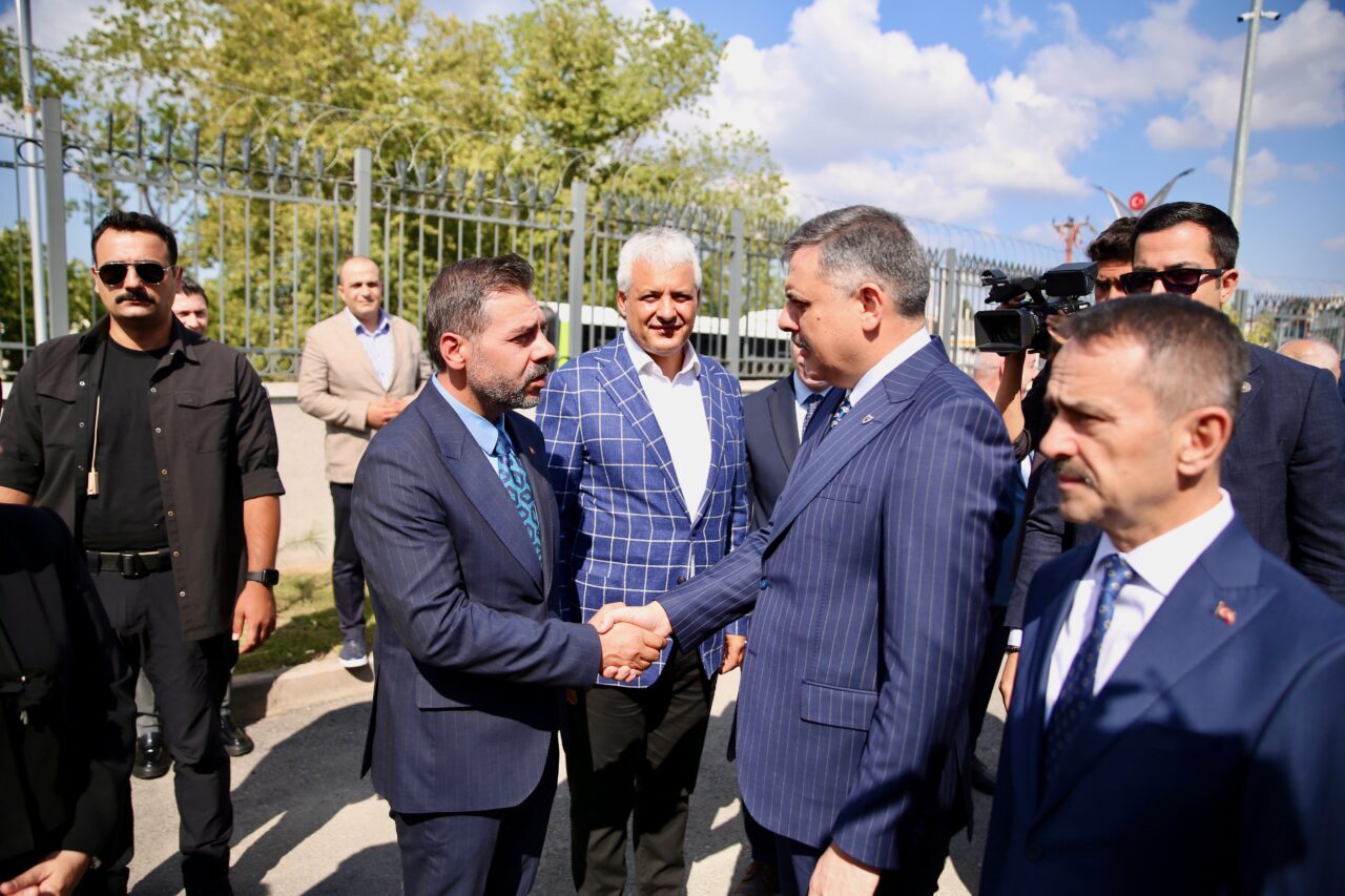 - "Şu anda tüm Türkiye'de sahipsiz sokak hayvanlarının yüzde 92,35'i