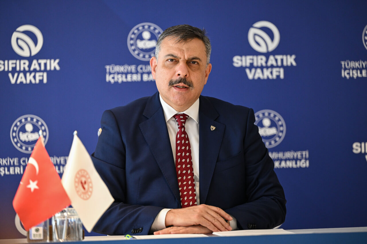 - İçişleri Bakanı Mustafa Çiftçi:
- "Taşrada da 81 il valiliğimizle,
