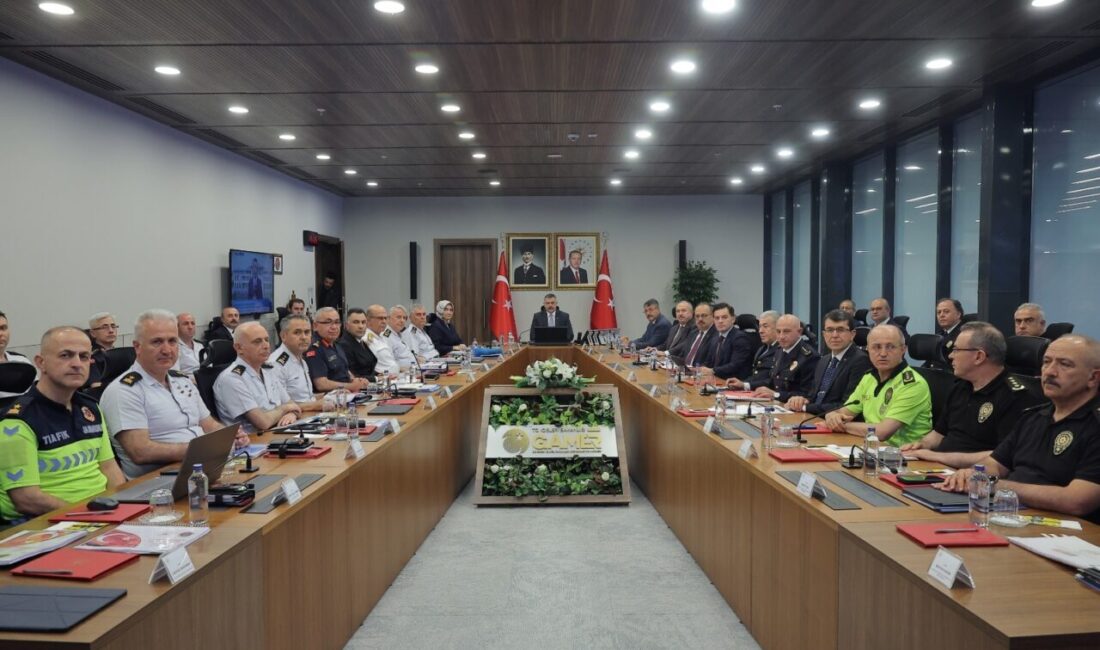 - İçişleri Bakanı Çiftçi:
- "Havalimanlarından zirve alanlarına, konaklama noktalarından intikal