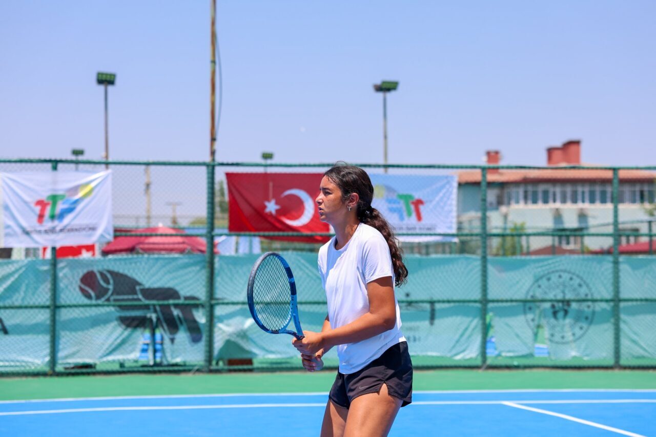 IĞDIR (AA) – Iğdır'da bu yıl 6'ncısı düzenlenen "Kayısı Cup