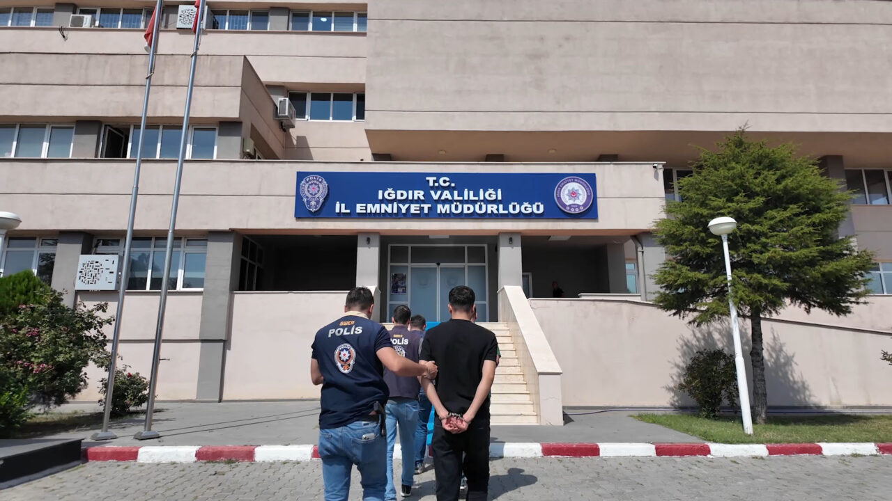 IĞDIR (AA) – Iğdır'da banka hesaplarını üçüncü kişilerin kullanımına açarak
