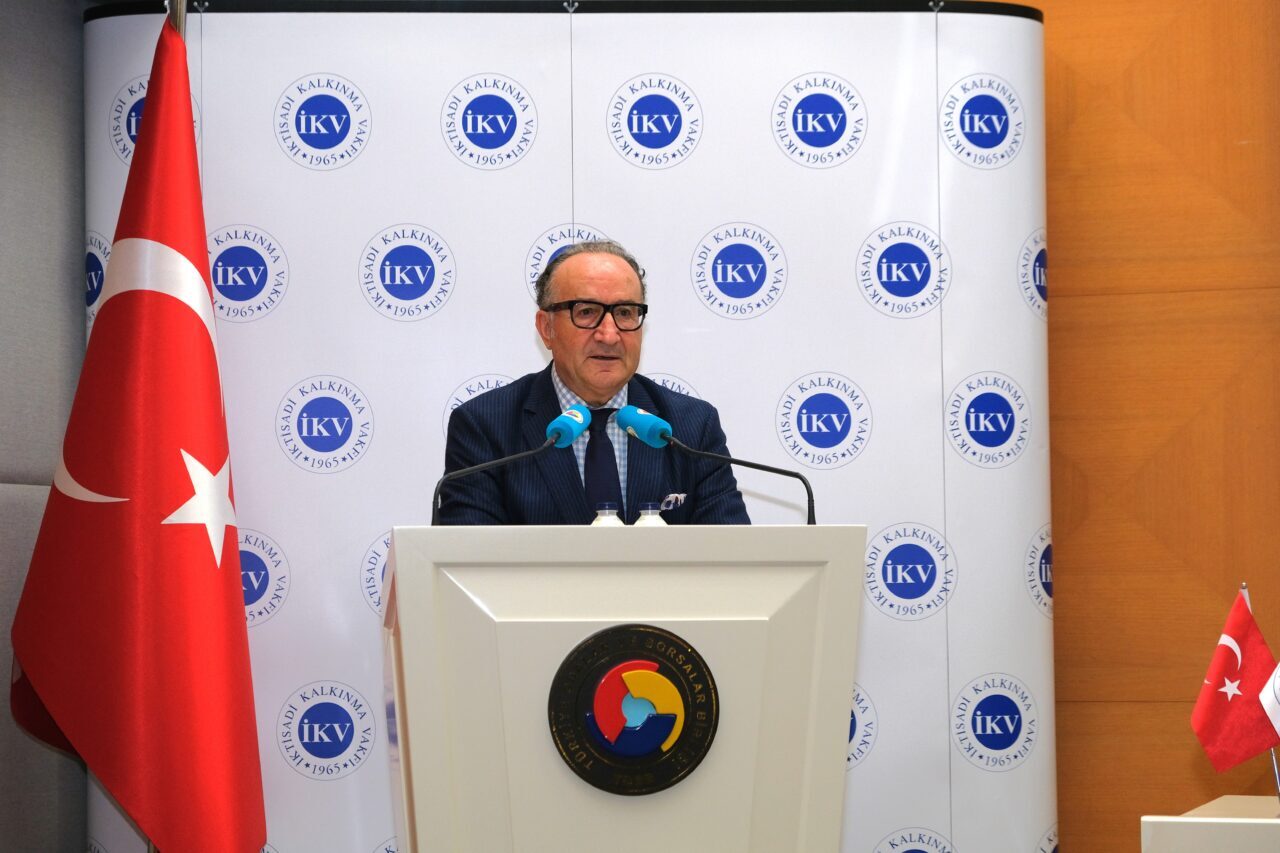 - İKV Başkanı Ayhan Zeytinoğlu:
- "Jeopolitik fırsat penceresinden AB ile
