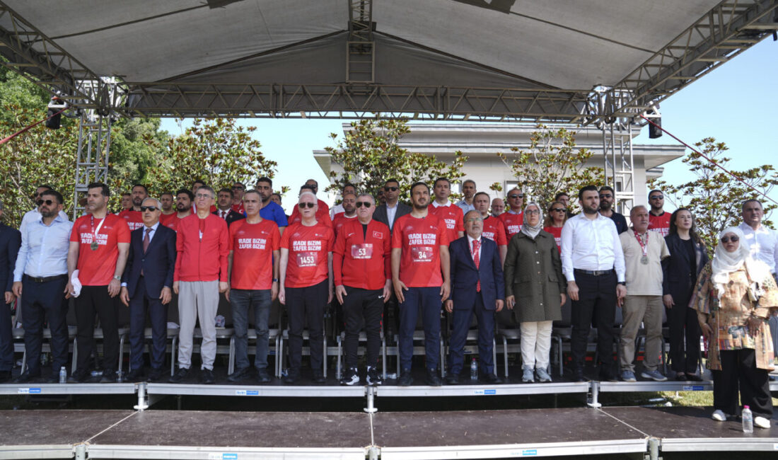 - Cumhurbaşkanlığı İletişim Başkan Yardımcısı Ferhat Pirinççi:
- "15 Temmuz'un unutulmaması