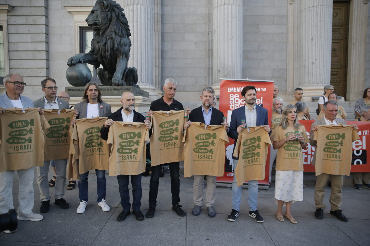 - Sumar ittifakının Meclis Grup Sözcüsü Veronica Martinez:
- "Bu soykırımın