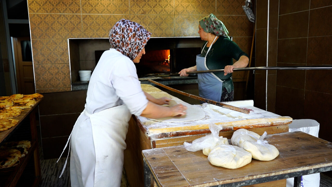 ISPARTA (AA) – Isparta'nın Yalvaç ilçesinde kadınların nesilden nesle sürdürdüğü