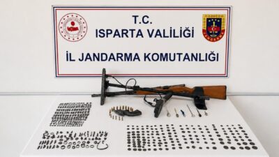 ISPARTA (AA) – Isparta'nın Yalvaç ilçesinde düzenlenen tarihi eser kaçakçılığı