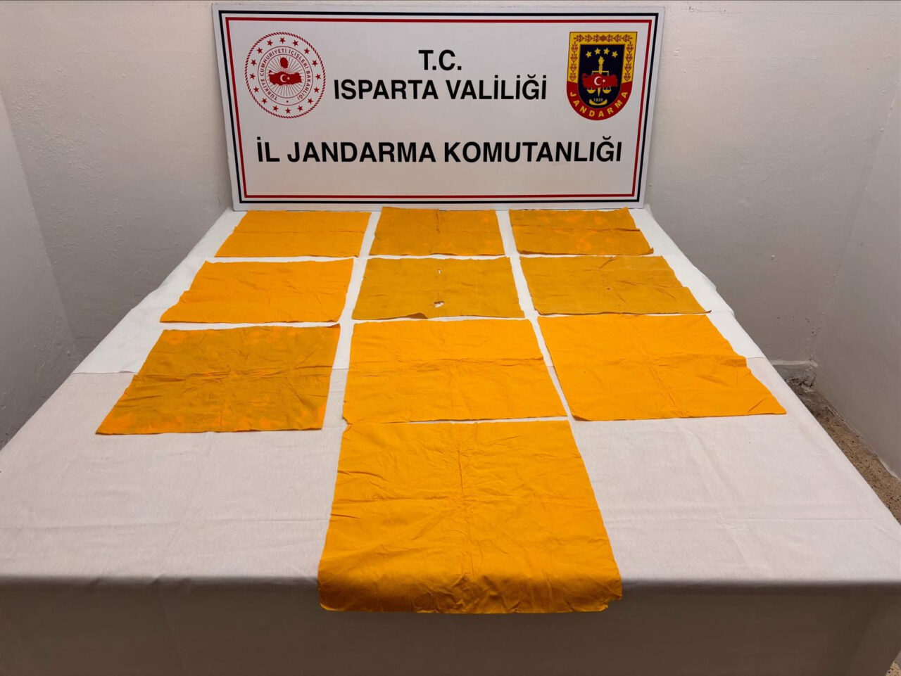 ISPARTA (AA) – Isparta'nın Gönen ilçesinde düzenlenen uyuşturucu operasyonunda 5
