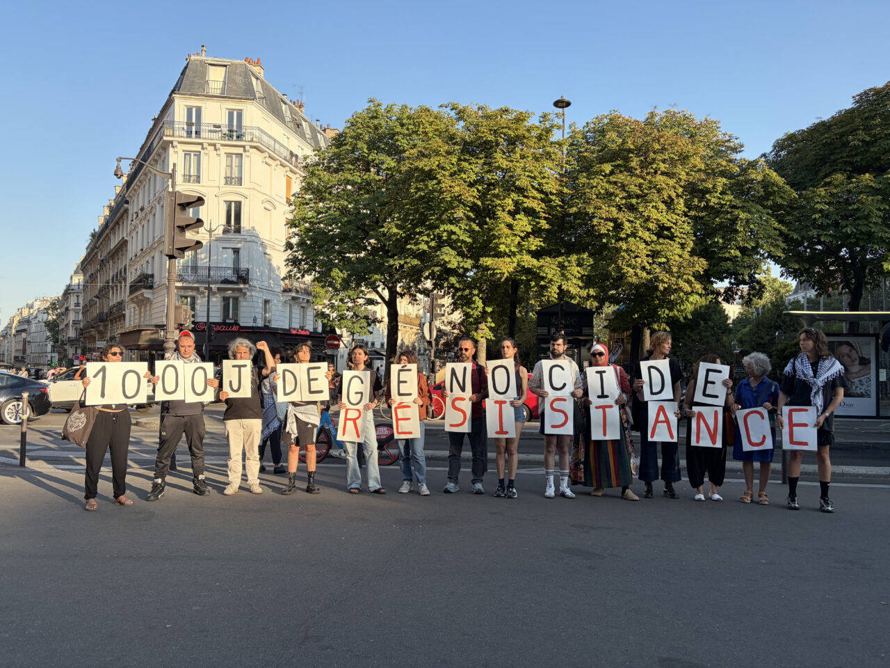 PARİS (AA) – Fransa’nın başkenti Paris’te düzenlenen gösteride, İsrail'in Gazze'de