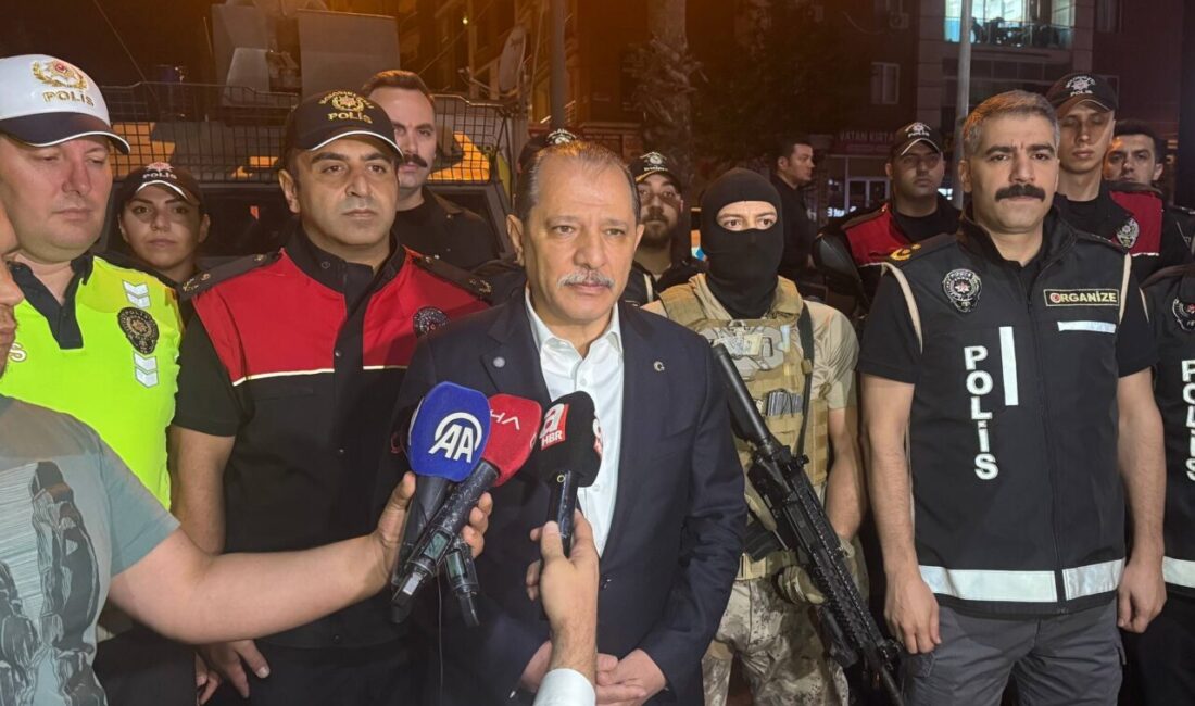 İSTANBUL (AA) – İstanbul Emniyet Müdürlüğü ekiplerince Esenyurt'ta geniş kapsamlı