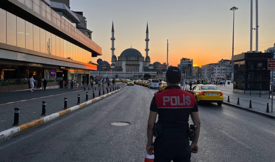 İSTANBUL (AA) – İstanbul'da, kent genelinde kamu düzeni ve asayişin