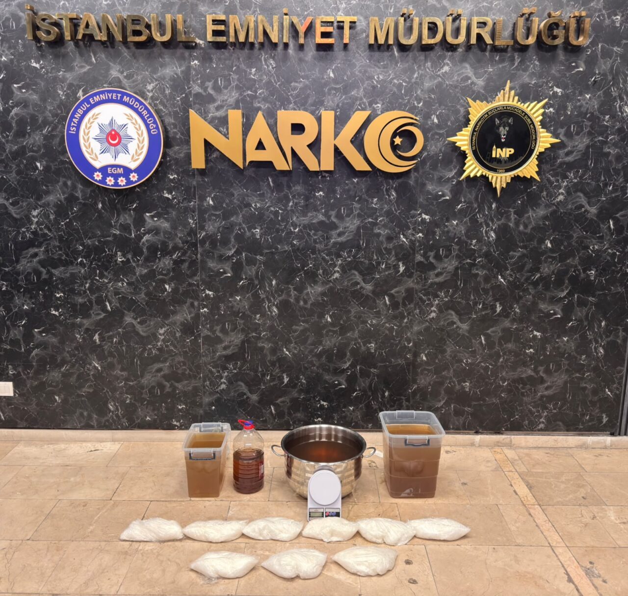 İSTANBUL (AA) – İstanbul'da düzenlenen operasyonlarda 151 kilogram uyuşturucu ele