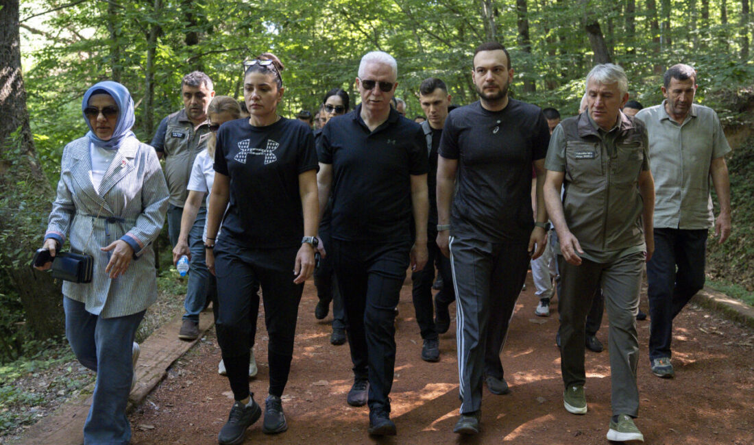 - İstanbul Valisi Davut Gül:
- "Saygıdeğer Emine Erdoğan Hanımefendi'nin liderliğinde