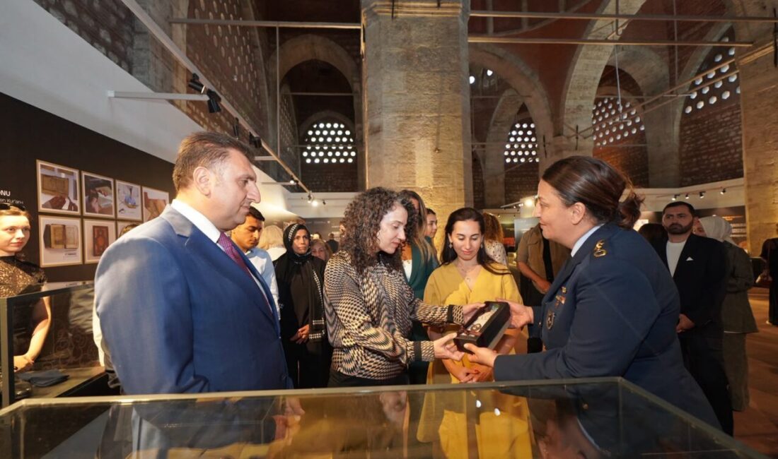 - Osmanlı sarayına ait sanduka puşideleri, Sultan 2. Abdülhamid Han'ın