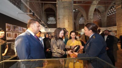 - Osmanlı sarayına ait sanduka puşideleri, Sultan 2. Abdülhamid Han'ın
