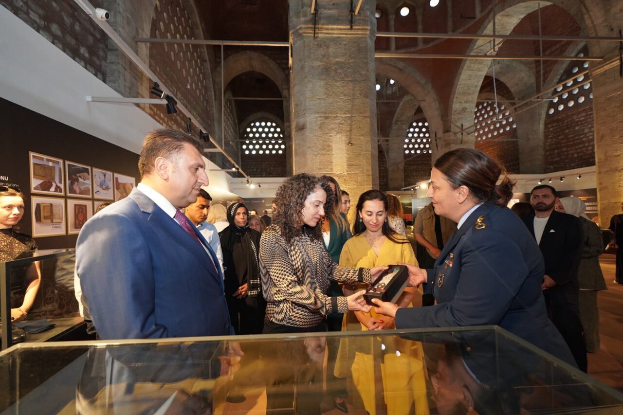 - Osmanlı sarayına ait sanduka puşideleri, Sultan 2. Abdülhamid Han'ın