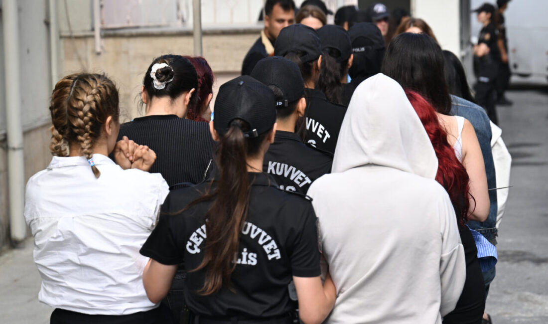 İSTANBUL (AA) – İstanbul'da yatırım vaadiyle uluslararası düzeyde forex dolandırıcılığı